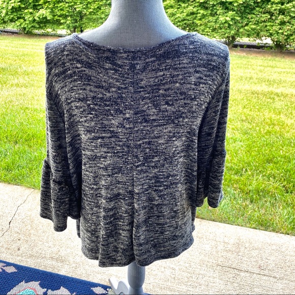 Caution To The Wind Top - Picture 4 of 9